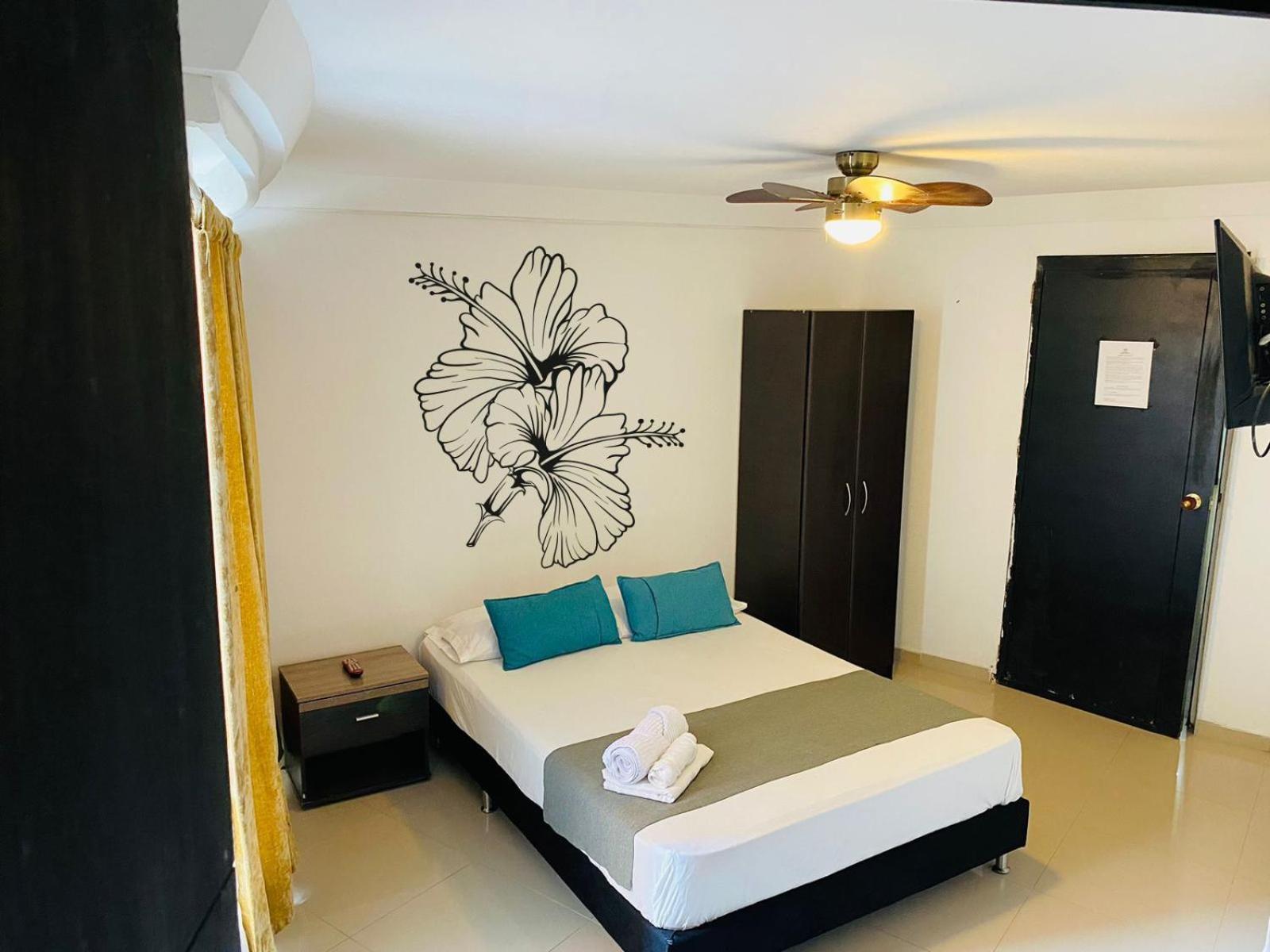 Hotel Tree House 麦德林 外观 照片