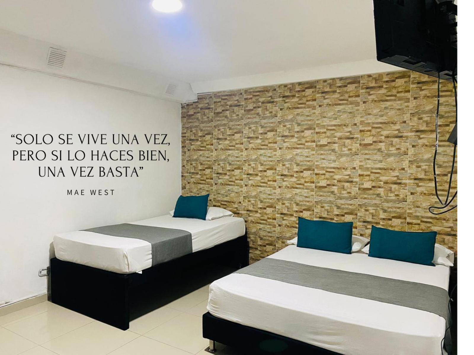 Hotel Tree House 麦德林 外观 照片