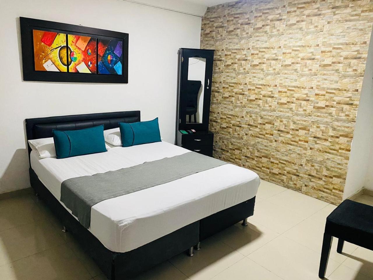 Hotel Tree House 麦德林 外观 照片