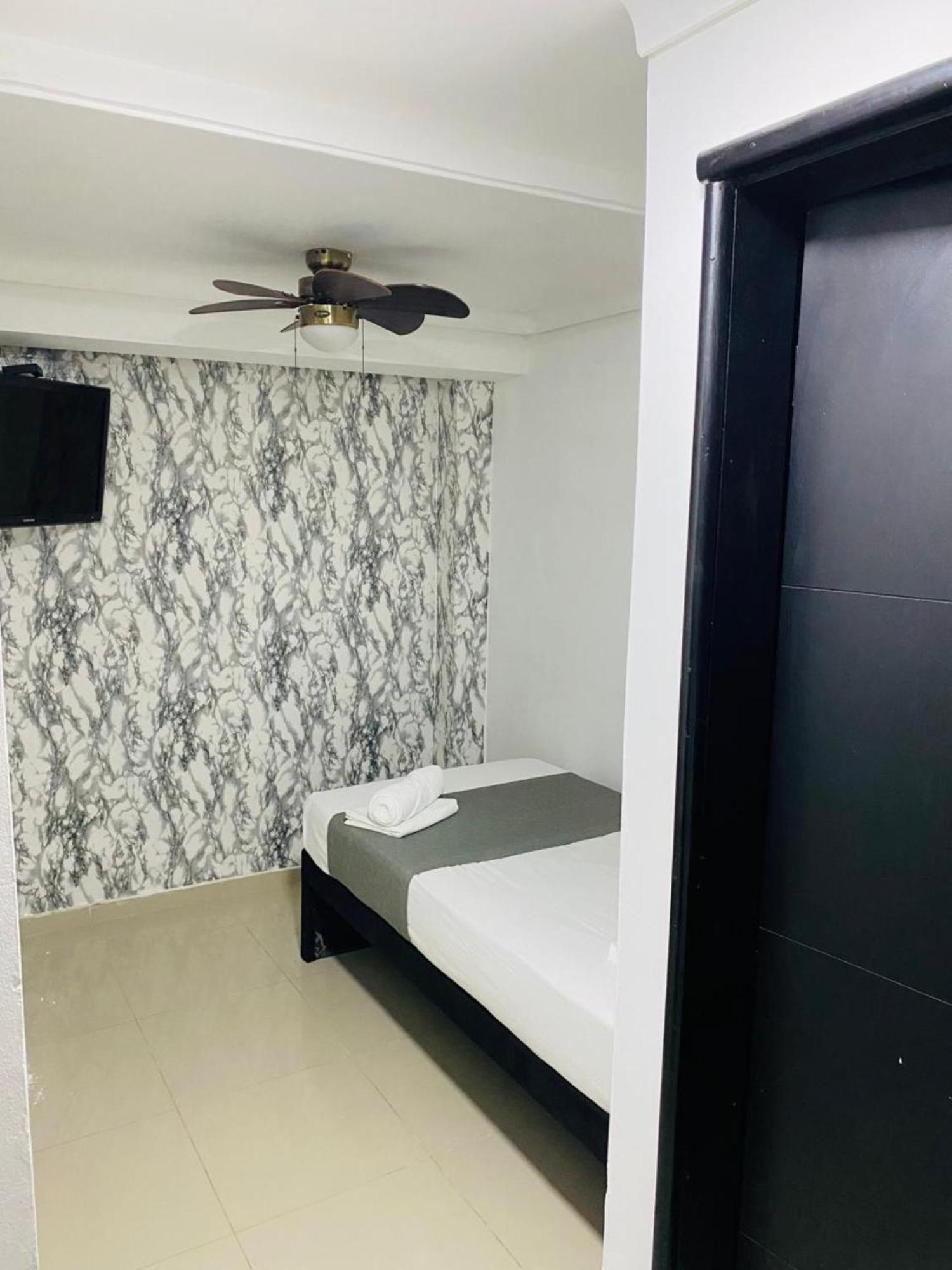 Hotel Tree House 麦德林 外观 照片
